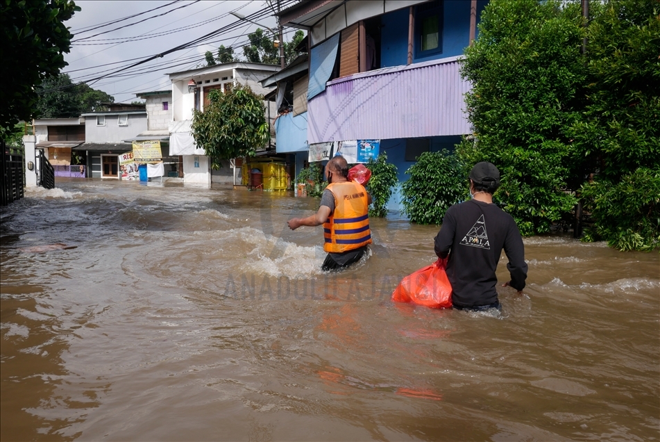 Nuevas inundaciones se presentan en Yakarta, Indonesia