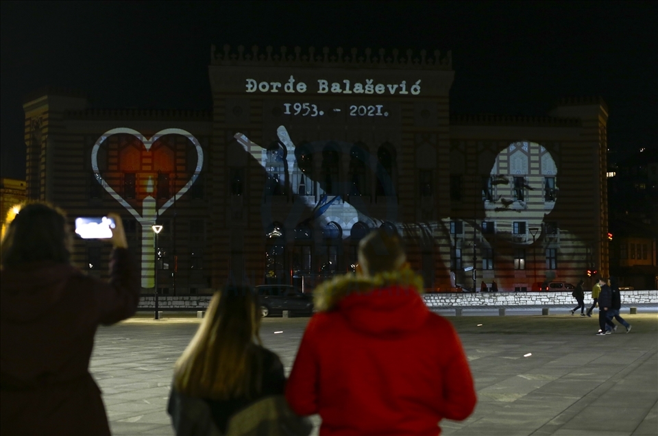 Osvijetljena Vijećnica: Sarajevo se oprostilo od Đorđa Balaševića 