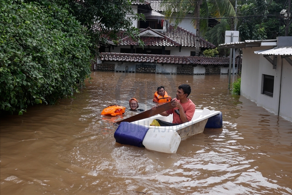 Nuevas inundaciones se presentan en Yakarta, Indonesia