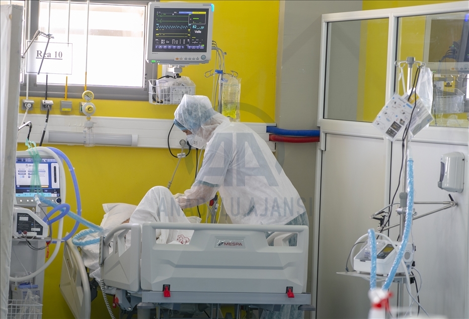Tunisie : Duel entre le coronavirus et le personnel médical à la salle d'haltérophilie d'El Menzah