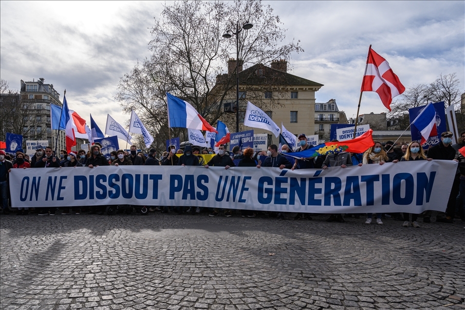 Fransa'da göçmen karşıtı aşırı sağcı grup Generation Identitaire'in feshedilme kararı protesto edildi