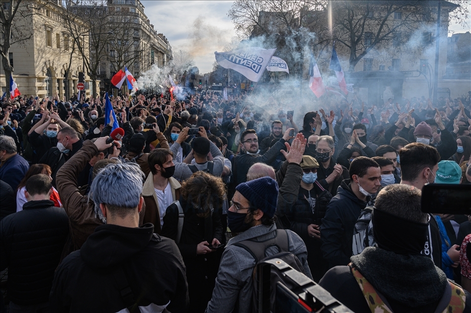 Fransa'da göçmen karşıtı aşırı sağcı grup Generation Identitaire'in feshedilme kararı protesto edildi
