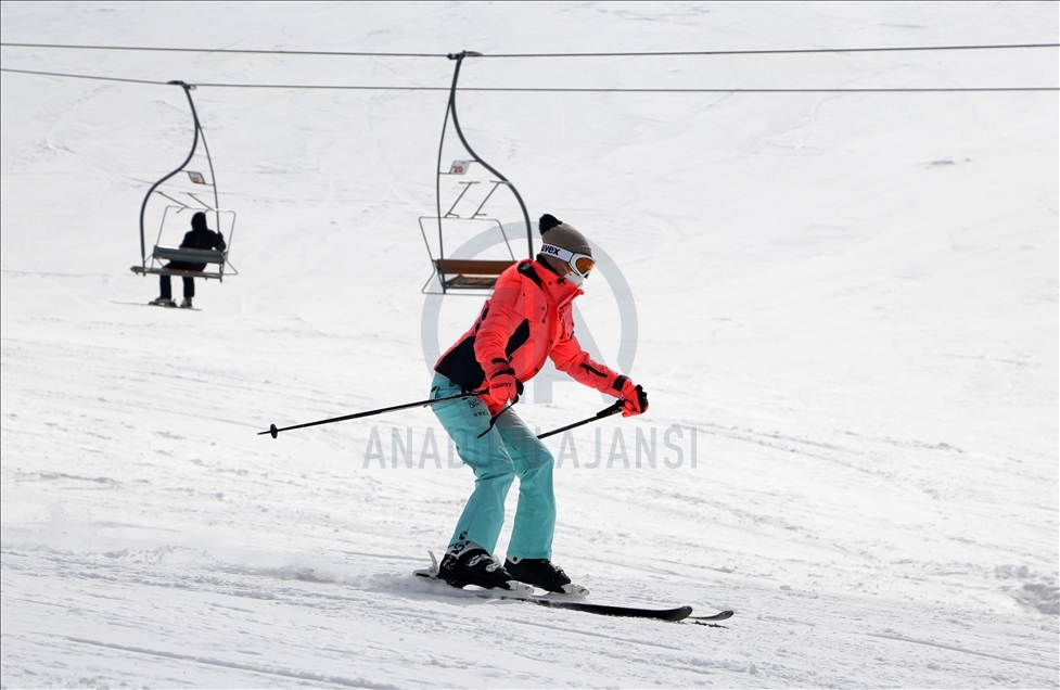 Ski resorts in Tehran amid Covid-19