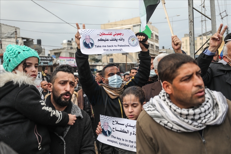 غزة...لاجئون فلسطينيون يتظاهرون ضد تقليصات مساعدات "أونروا"