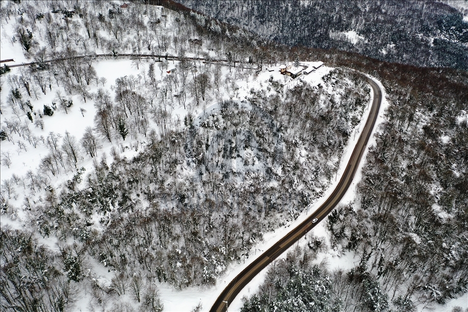Snowfall in Kocaeli's winter tourism center Kartepe