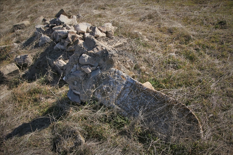 Разрушенные могилы в Карабахе: «свидетели» армянского вандализма