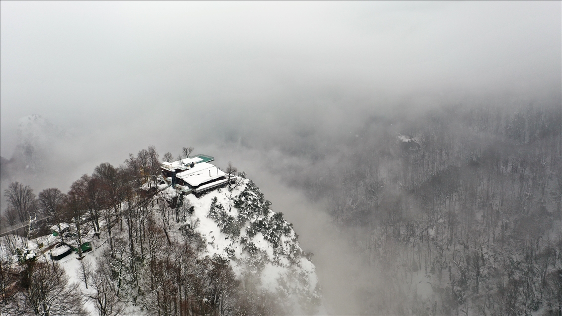 Snowfall in Kocaeli's winter tourism center Kartepe