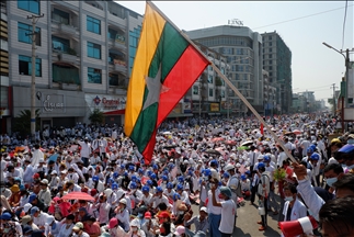 Myanmar : les protestations contre le coup d'État se poursuivent