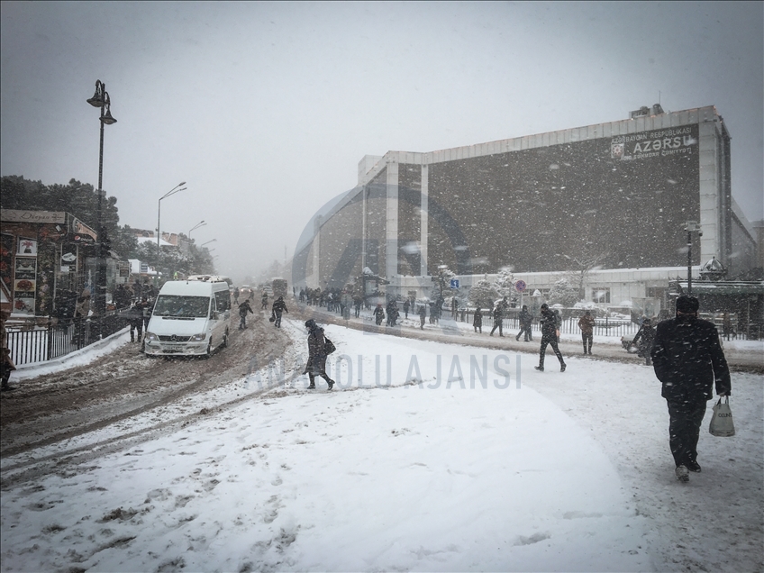 Azerbajxhan, bora në Baku ndikon negativisht në jetën e qytetarëve