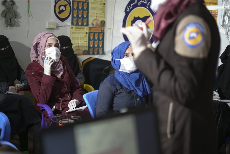İdlib'de "Her Evde Bir Sağlıkçı" projesi başladı