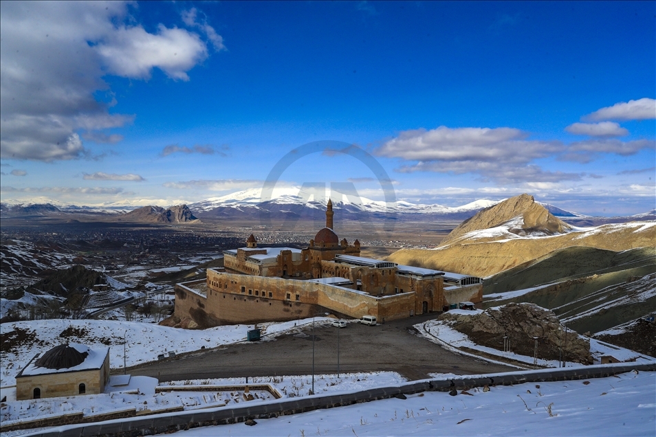 Snow blankets Turkey’s eastern Agri province