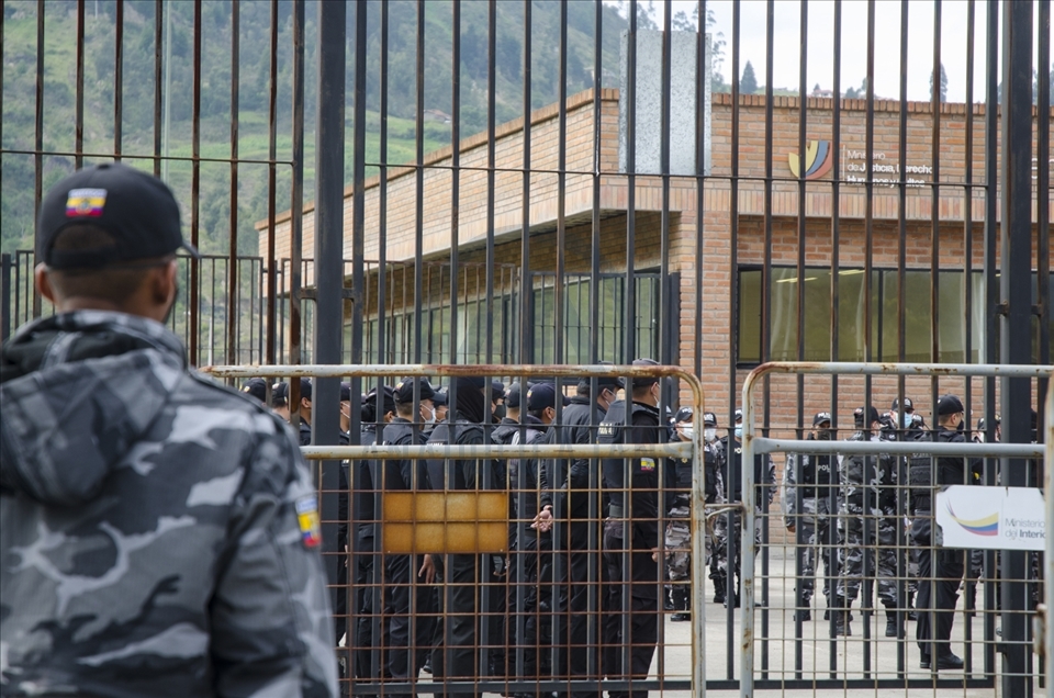 Crisis en Ecuador tras muerte de al menos 80 personas en motines en tres cárceles