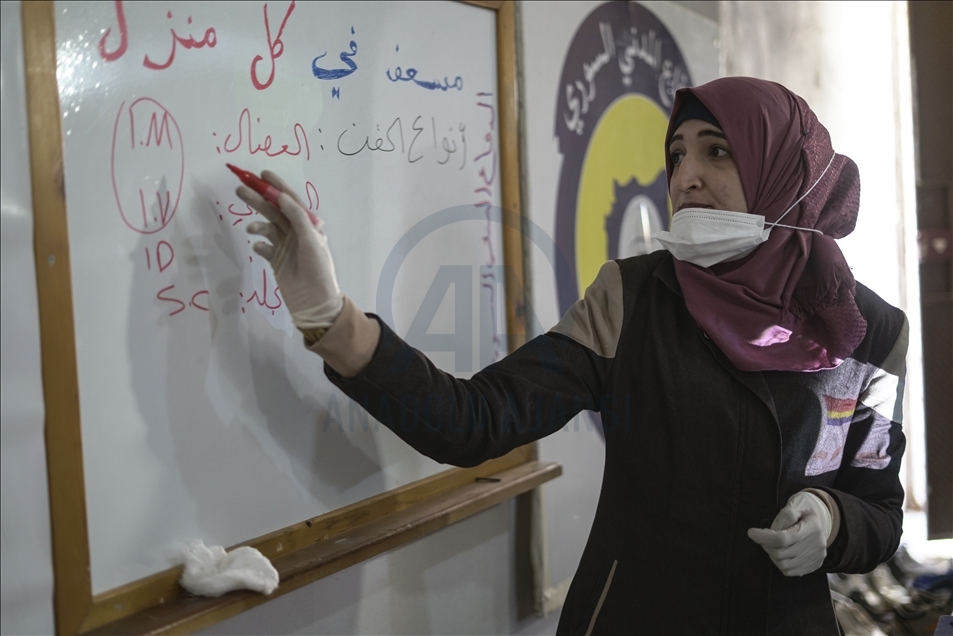 İdlib'de "Her Evde Bir Sağlıkçı" projesi başladı