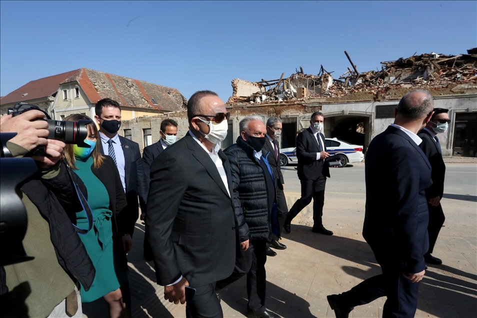 Hrvatska: Cavusoglu obišao centar Petrinje porušen u razornom zemljotresu 