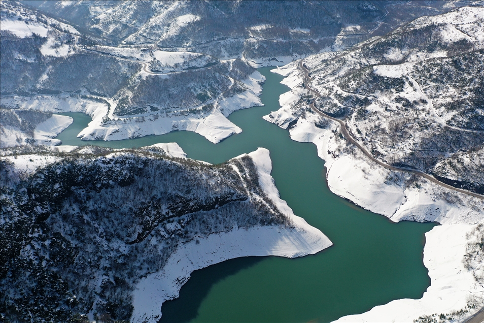 Kocaeli'deki Yuvacık Barajı'nda kış güzelliği
