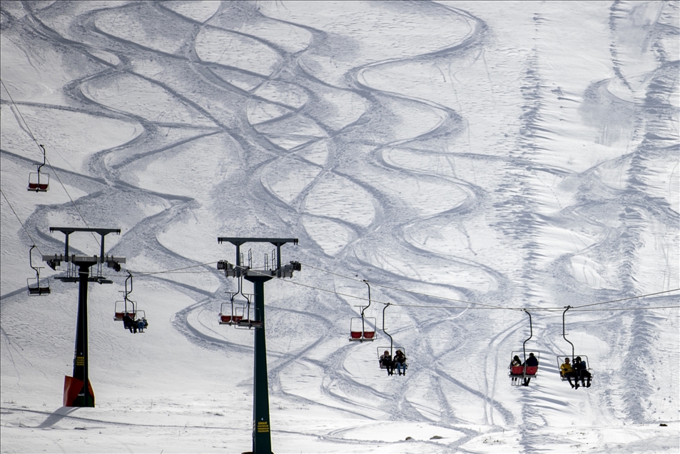 Antalya Saklıkent'te kayak keyfi yaşanıyor