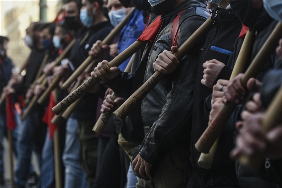 Yunanistan'da üniversite öğrencileri "kampüs polisi" yasasını protesto etti