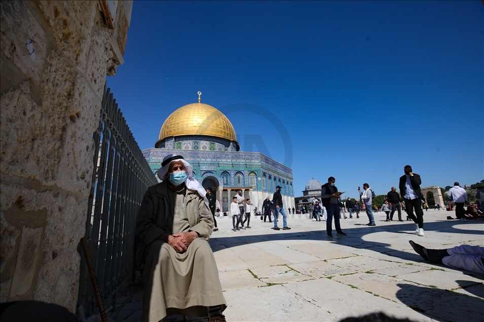 هزاران فلسطینی نماز جمعه را در مسجدالاقصی اقامه کردند