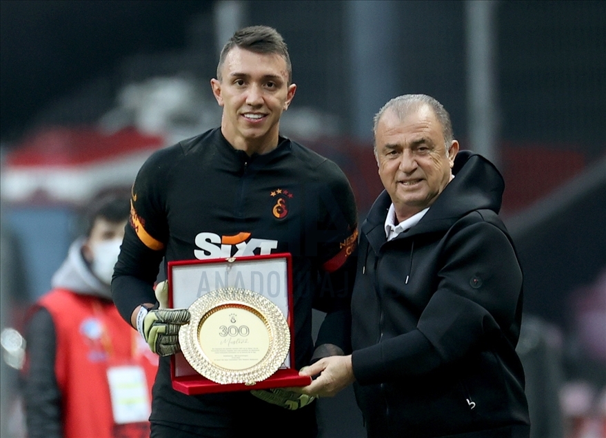 Galatasaray kalecisi Muslera, 300. Süper Lig maçına çıktı