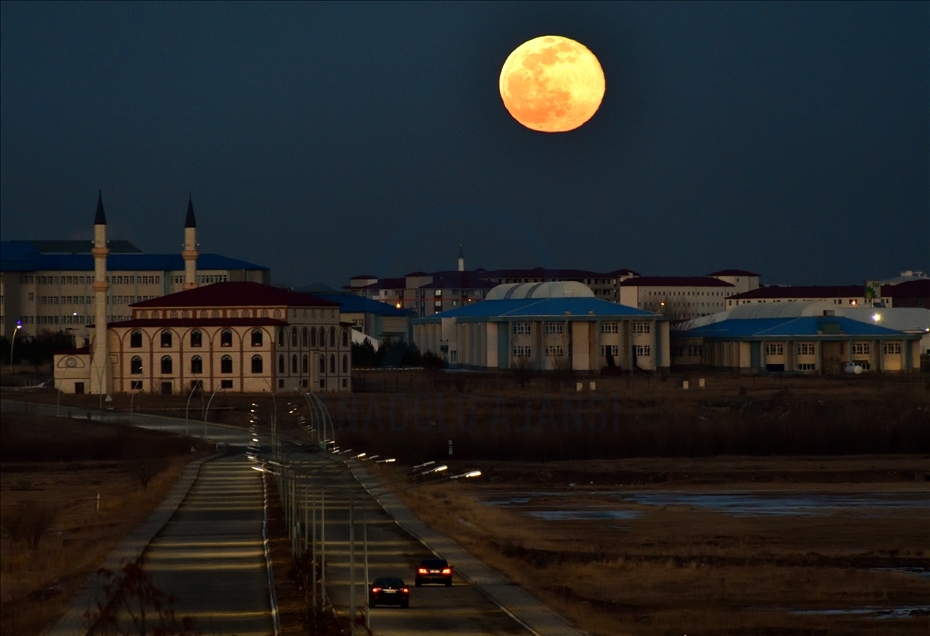 Kars'ta dolunay