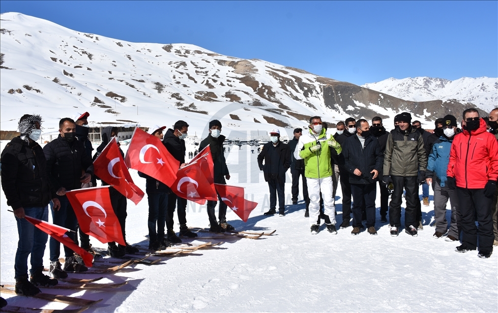Şemdinlili gençler artık tahtayla değil profesyonel kayak takımlarıyla kayak yapacak