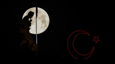 Full moon in Ankara