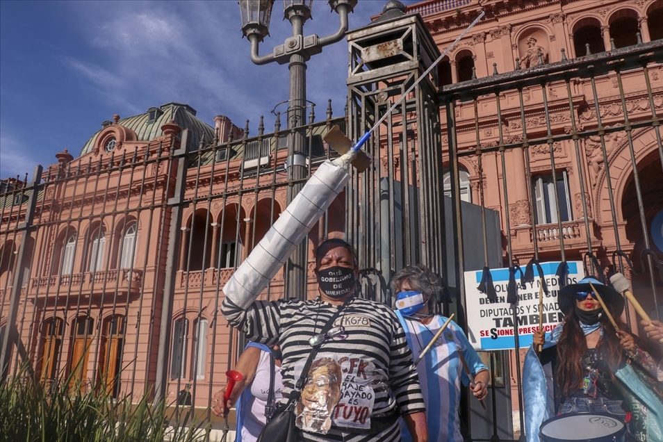 Los argentinos protestaron contra el escándalo de vacunas VIP