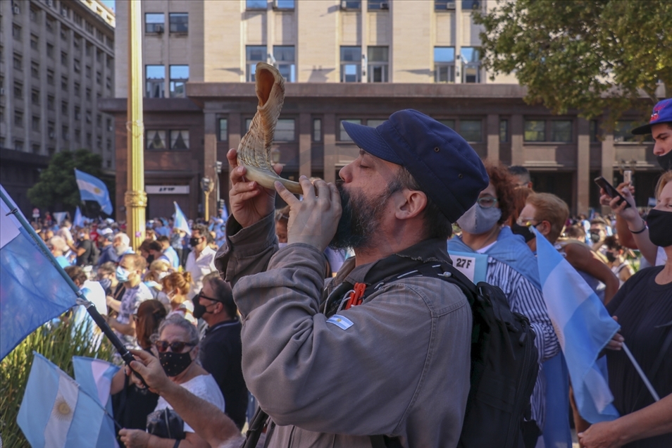 Los argentinos protestaron contra el escándalo de vacunas VIP