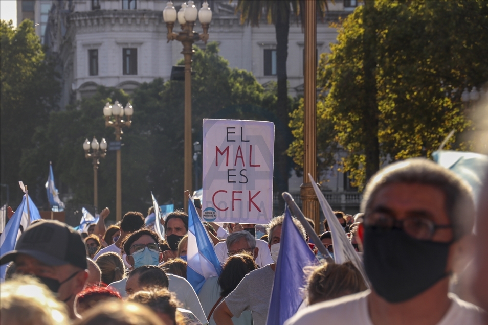 الأرجنتين.. مظاهرات ضد الحكومة إثر فضيحة في تطعيم لقاح كورونا