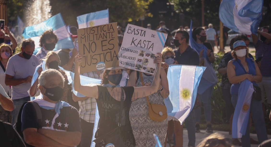 Los argentinos protestaron contra el escándalo de vacunas VIP