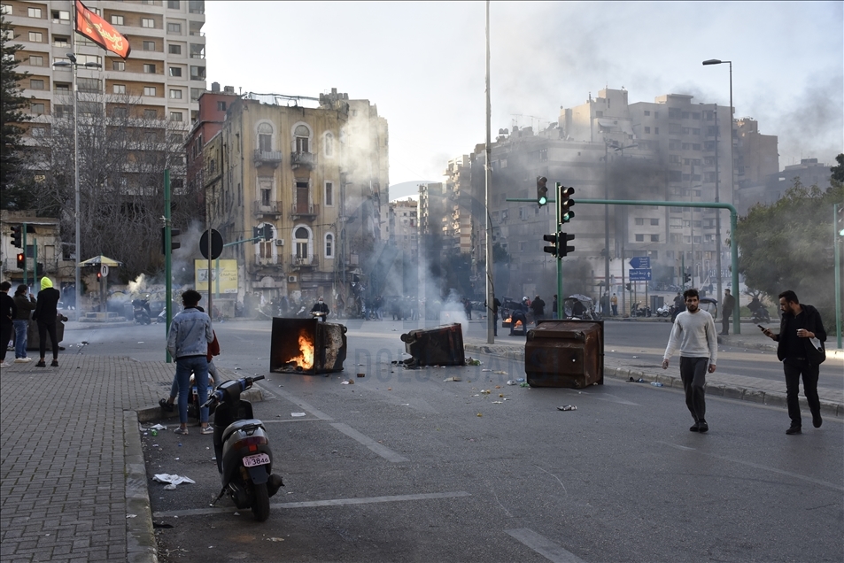 Protesta contra los cortes de electricidad en Beirut