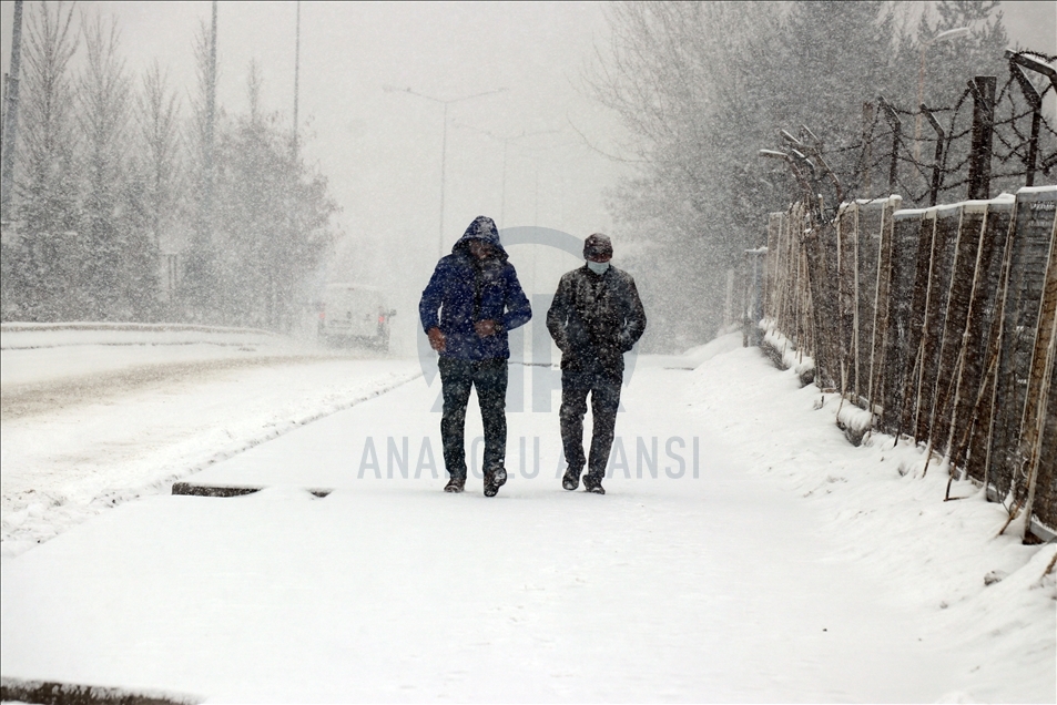 Doğu Anadolu kar yağışıyla yeniden beyaza büründü