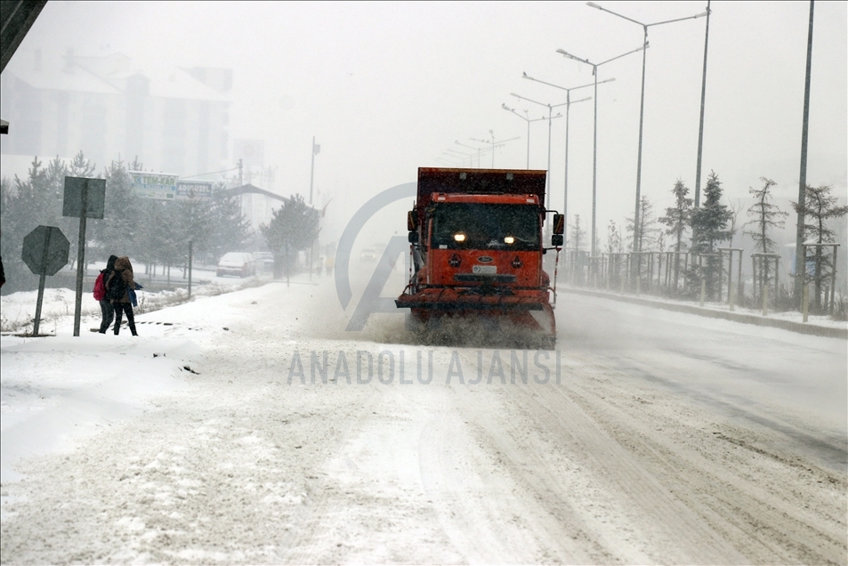 Doğu Anadolu kar yağışıyla yeniden beyaza büründü