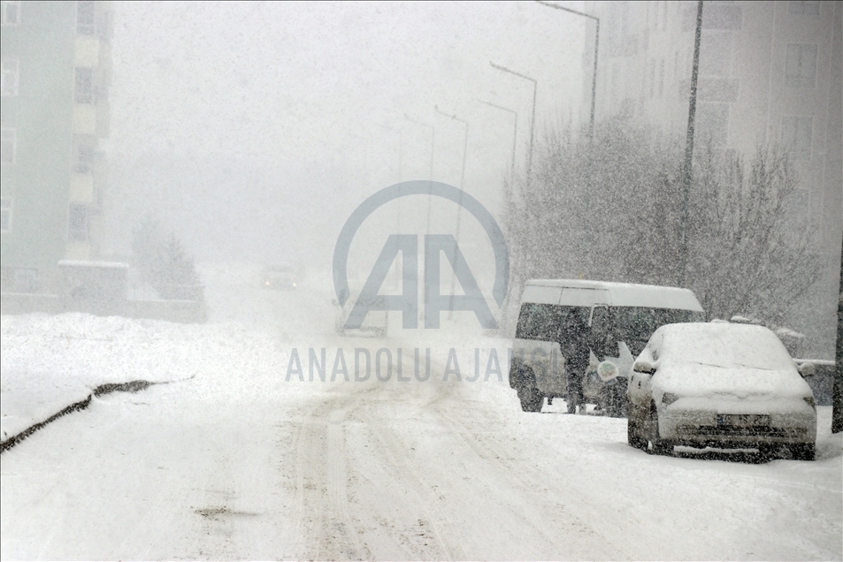 Doğu Anadolu kar yağışıyla yeniden beyaza büründü