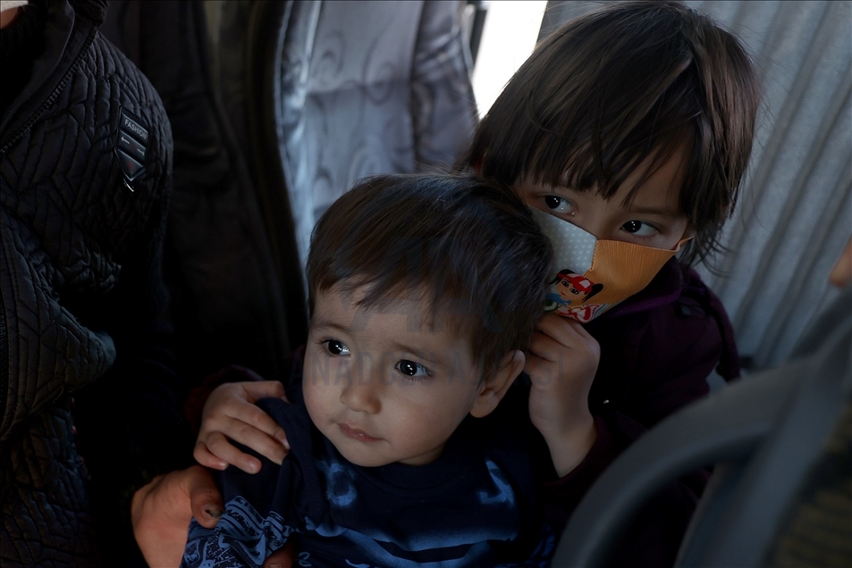 پناهجویان افغان اخراج شده از یونان: مدیون ترکیه هستیم 