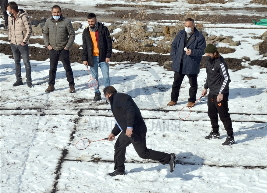 Li gundên Rojhilatê kelecaniya badmîntonê