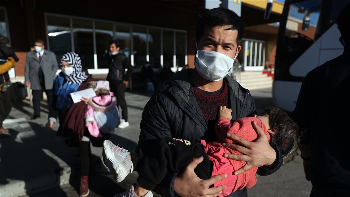 پناهجویان افغان اخراج شده از یونان: مدیون ترکیه هستیم 