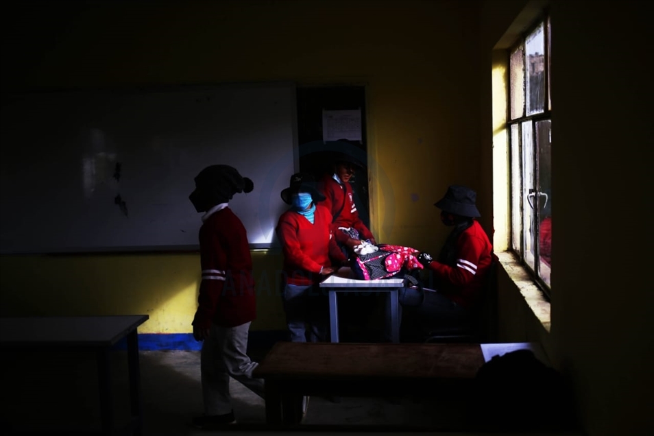 Estudiantes de zonas rurales de Bolivia retornan a clases en modalidad semipresencial