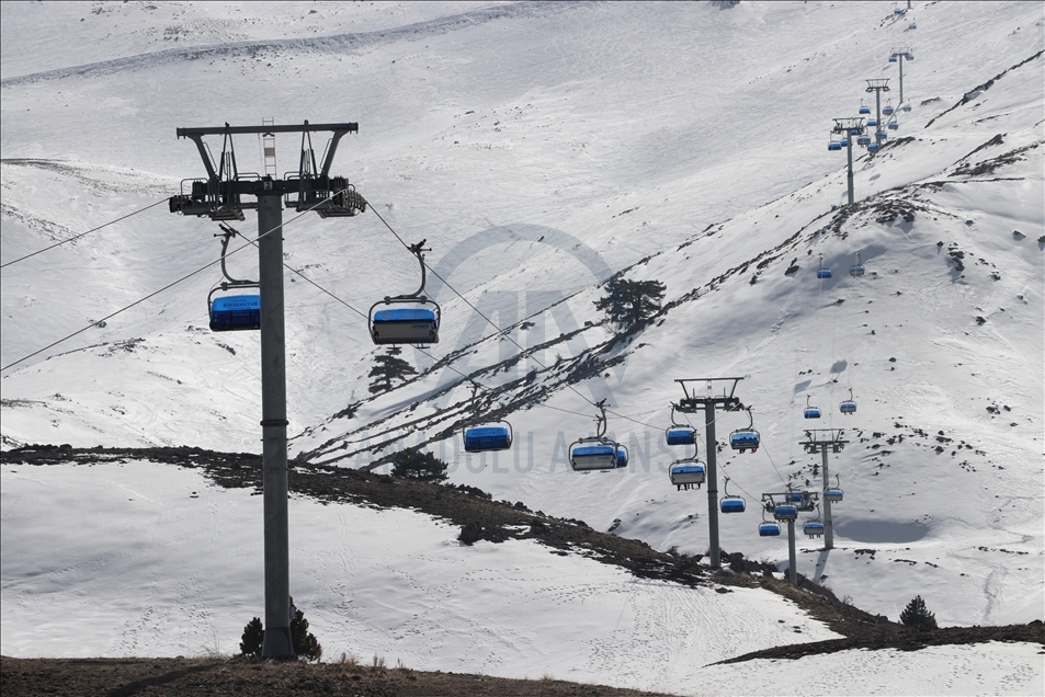Turquie: Le centre de ski de Denizli accueille 100 000 visiteurs