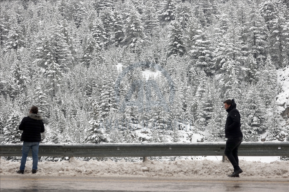 Konya'nın Seydişehir ilçesinde kar kalınlığı 35 santimetreyi aştı