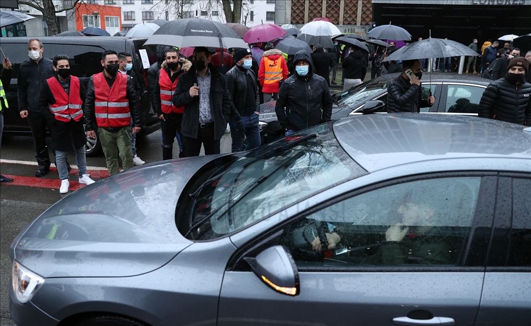 Brüksel’de UBER sürücüleri gösteri yaptı 