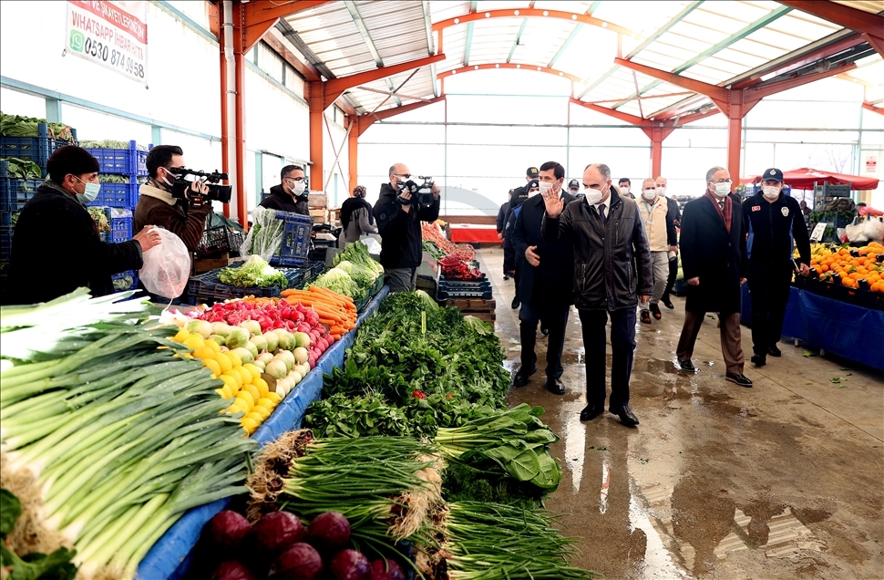 Çok yüksek riskli iller arasında bulunan Konya'da, "Dinamik Denetim Süreci" kapsamında pazar yerleri denetlendi