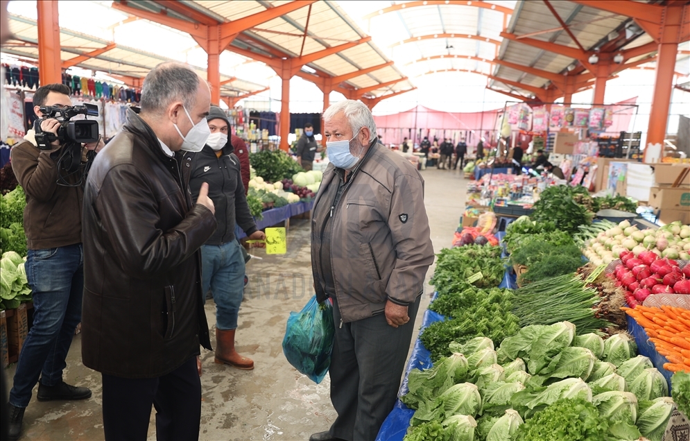 Çok yüksek riskli iller arasında bulunan Konya'da, "Dinamik Denetim Süreci" kapsamında pazar yerleri denetlendi