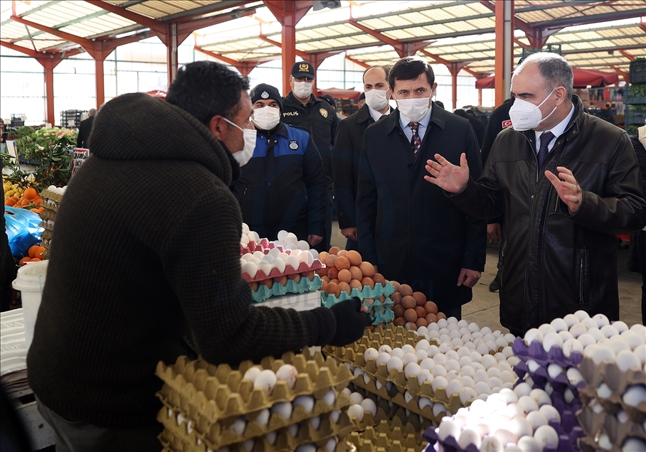 Çok yüksek riskli iller arasında bulunan Konya'da, "Dinamik Denetim Süreci" kapsamında pazar yerleri denetlendi