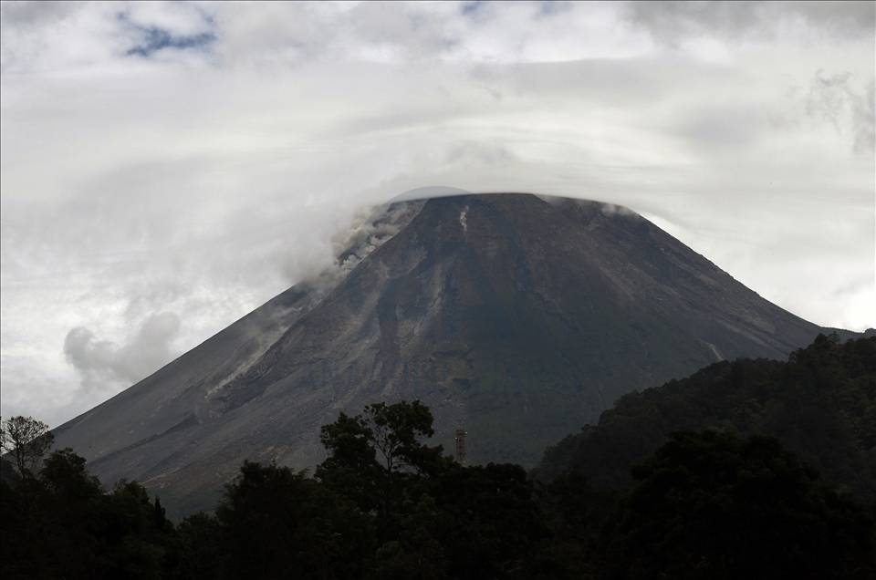 Merapi Yanardağı'nda volkanik hareketlilik