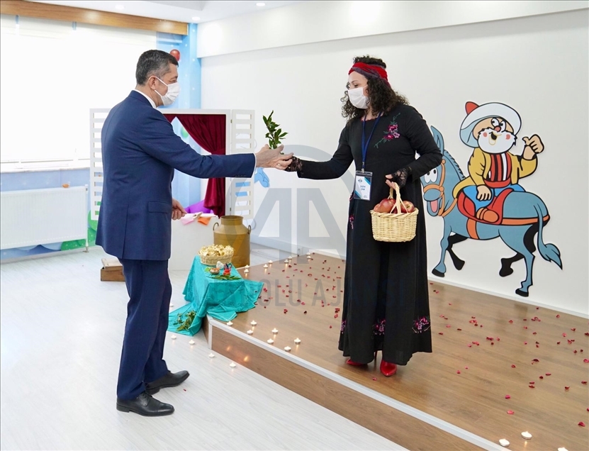Milli Eğitim Bakanı Selçuk, Sakarya'da "Öğretmen Destek Merkezi" açılışına katıldı
