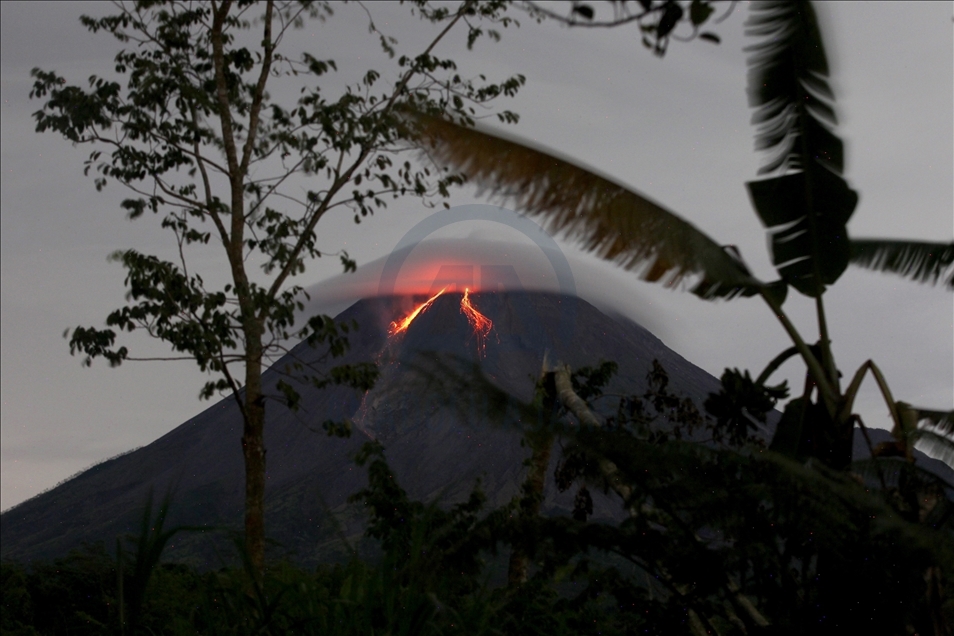 Merapi Yanardağı'nda volkanik hareketlilik