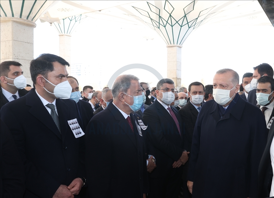 الرئيس أردوغان يشارك في تشييع شهداء المروحية المنكوبة