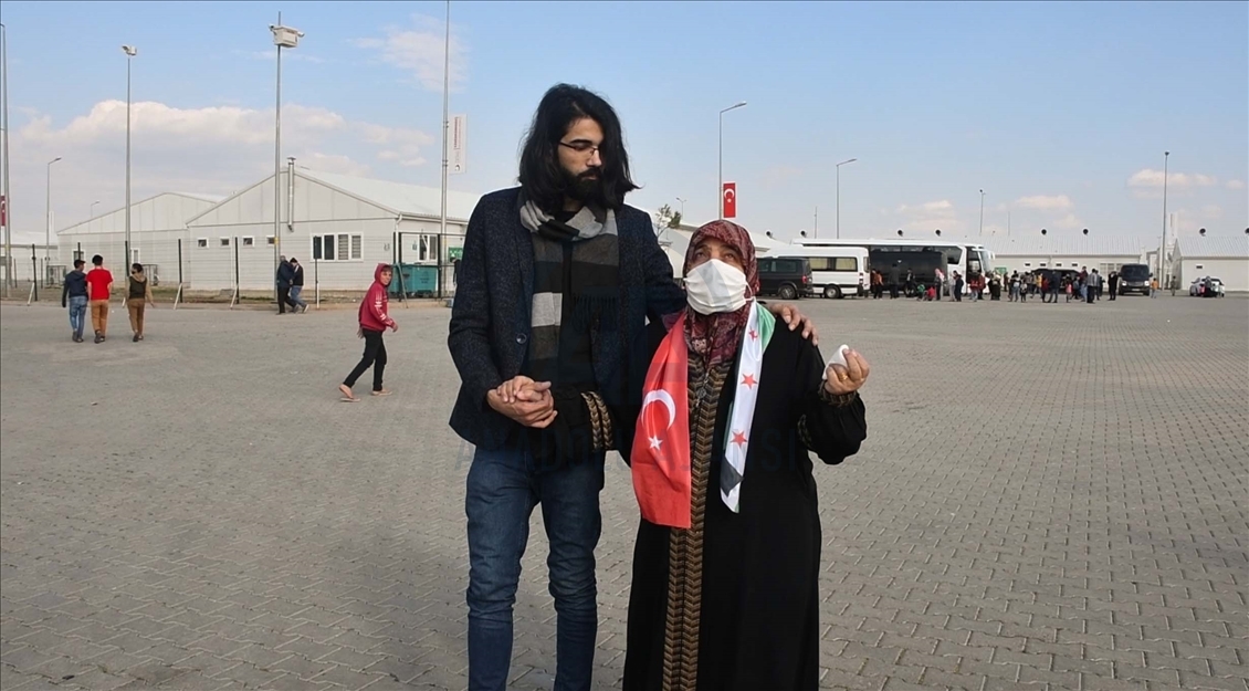 Сирийский пианист спустя 8 лет смог воссоединиться с семьей в Турции