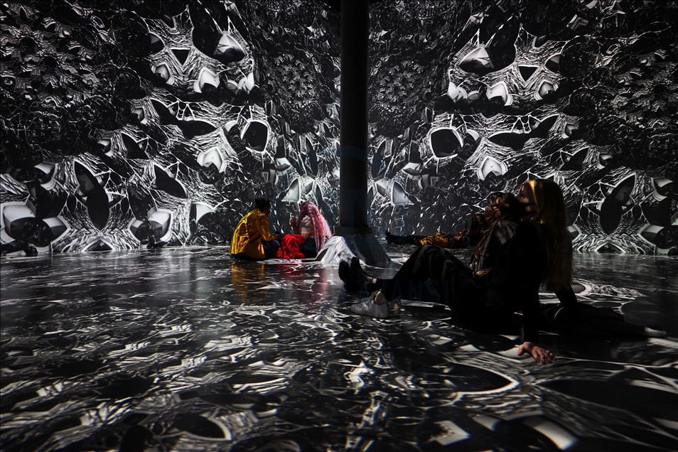 New York'taki ARTECHOUSE sanat merkezi görsel-işitsel sergi için kapılarını ziyaretçilere açtı